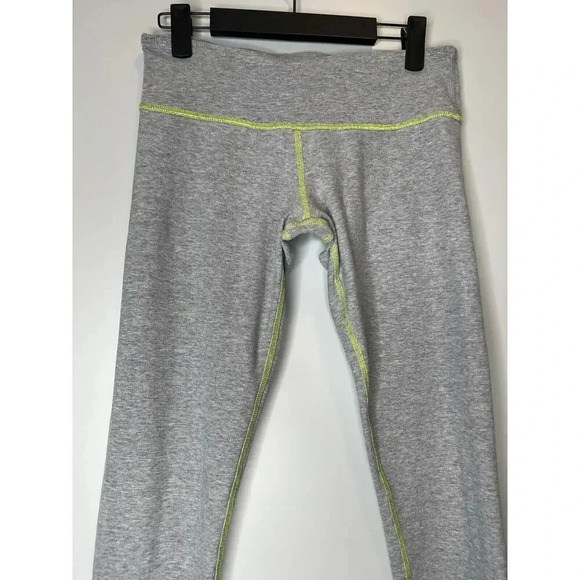 LULULEMON Gray Green Stitching Crop 23” Crop Leggings Grey Sz 8 Mid Rise Ankle - Picture 2 of 7